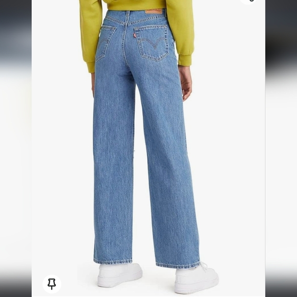 Levi's High-Waisted Straight Jeans - Size 28 - Picture 2 of 9